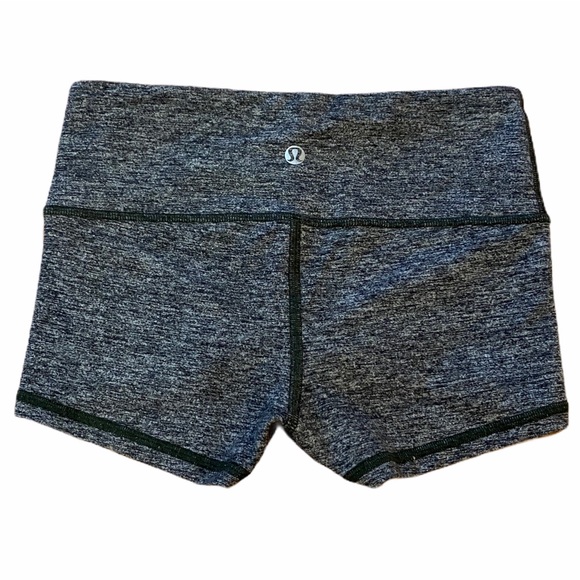 Lululemon Grey 2” Inseam Workout Shorts Size 2 - Picture 1 of 2